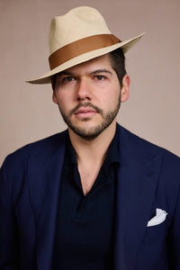 Classic with a Twist Builder Capsule