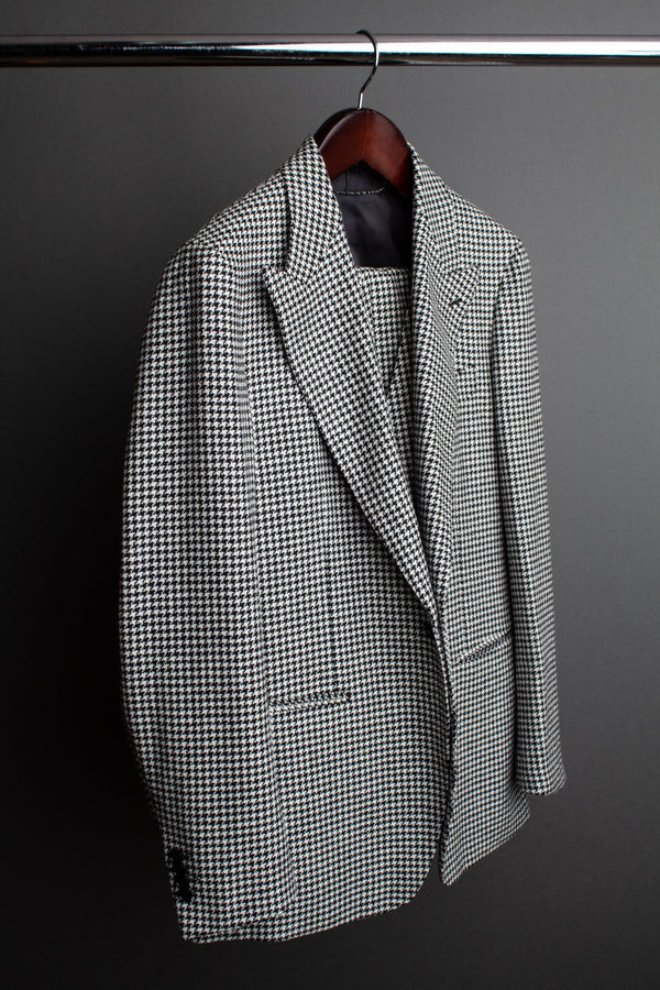 Color: Black and White