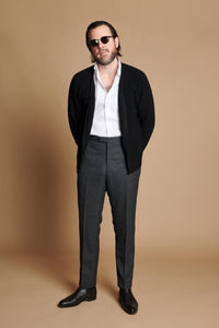 Monochrome Builder Capsule