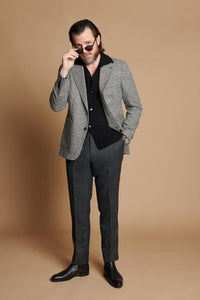 Monochrome Builder Capsule