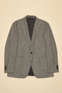 Monochrome Builder Capsule