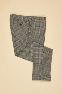 Monochrome Builder Capsule