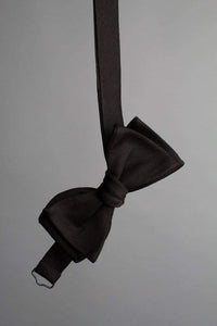 Color: Black Grosgrain