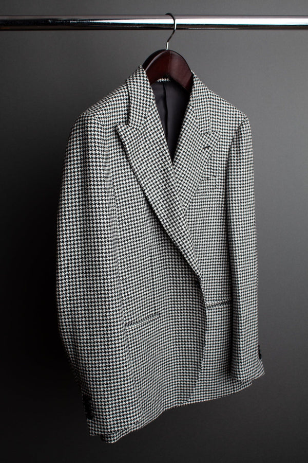 Color: Black and White